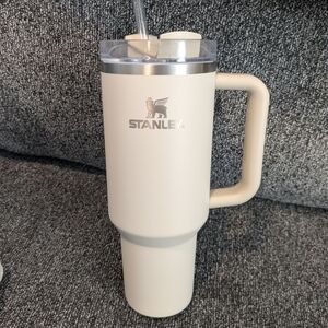 Stanley Limited Edition Hearth And Hand Magnolia Taupe 40 Oz Stainless Steel.